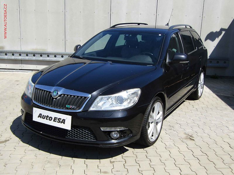 Škoda Octavia (2010) 2.0 TDi, RS, navi - fotka 3 z 18