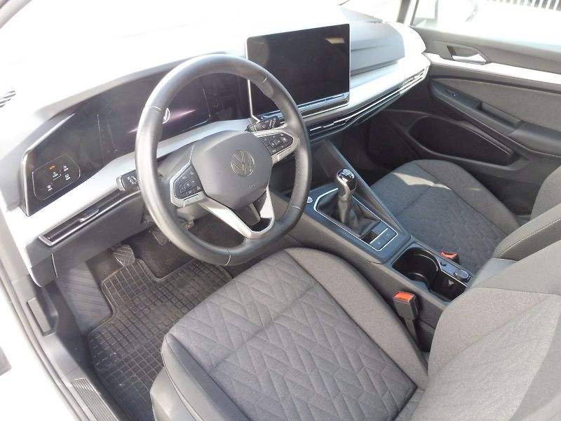 Volkswagen Golf Variant (2024) Life 1,5 TSI 85kW - fotka 6 z 24