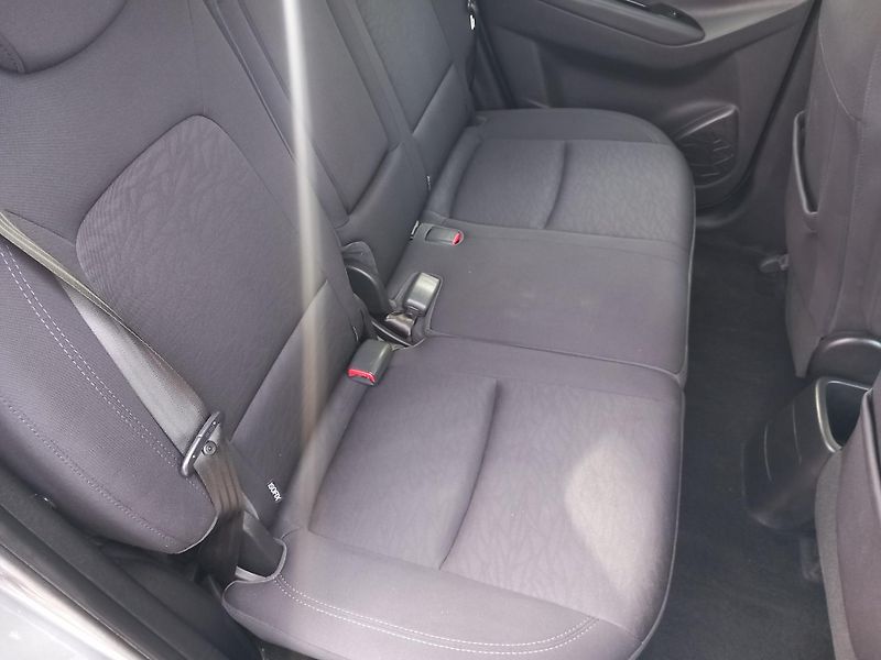 Hyundai ix20 (2014) 1,4CRDi SERVISKA VYHŘ.SEDADLA - fotka 19 z 43