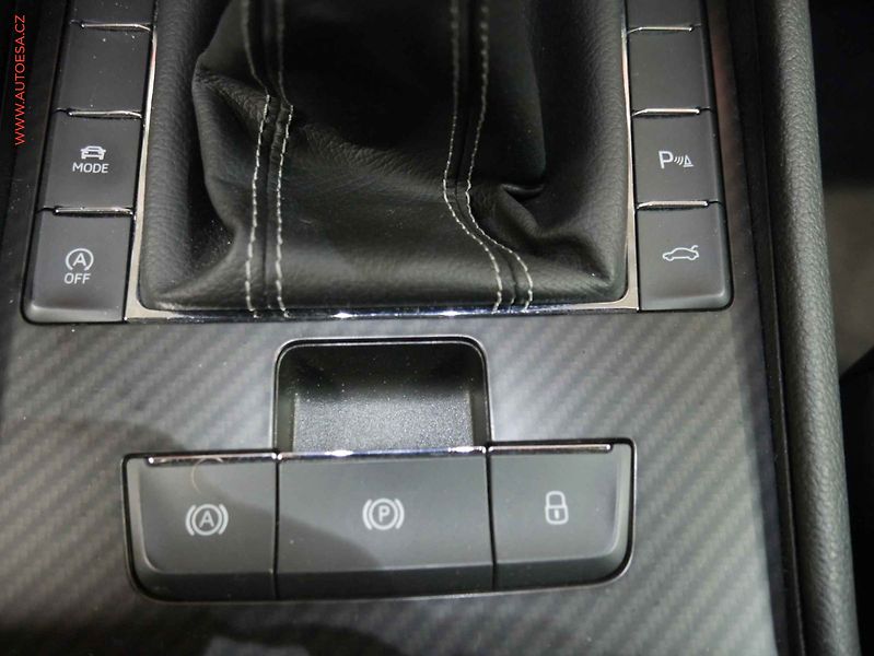 Škoda Superb (2019) 2.0 TDi, ČR, LED, navi - fotka 20 z 24