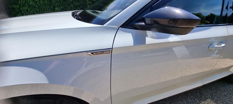 Škoda Superb (2018) Sportline, 2.0TDi 4x4, DPH, ČR - fotka 16 z 22