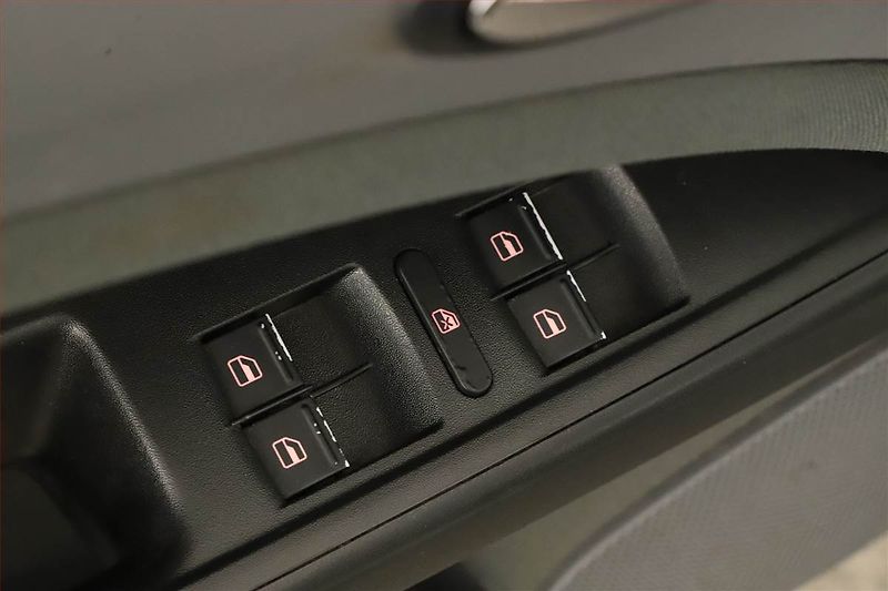 Seat Toledo (2006) 1.9 TDI, ČR,1.maj, Tempomat - fotka 12 z 15
