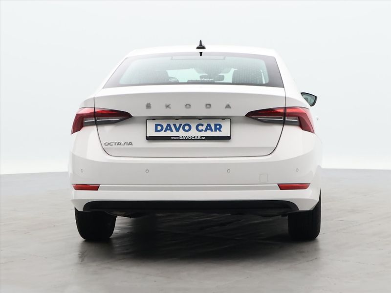 Škoda Octavia 2,0 TDI 110kW Ambition CZ DPh - fotka 6 z 27