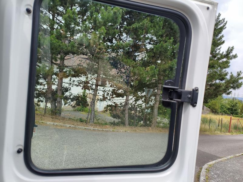 Volkswagen Crafter (2016) 2,0 TDI 80Kw 7 míst - fotka 19 z 30