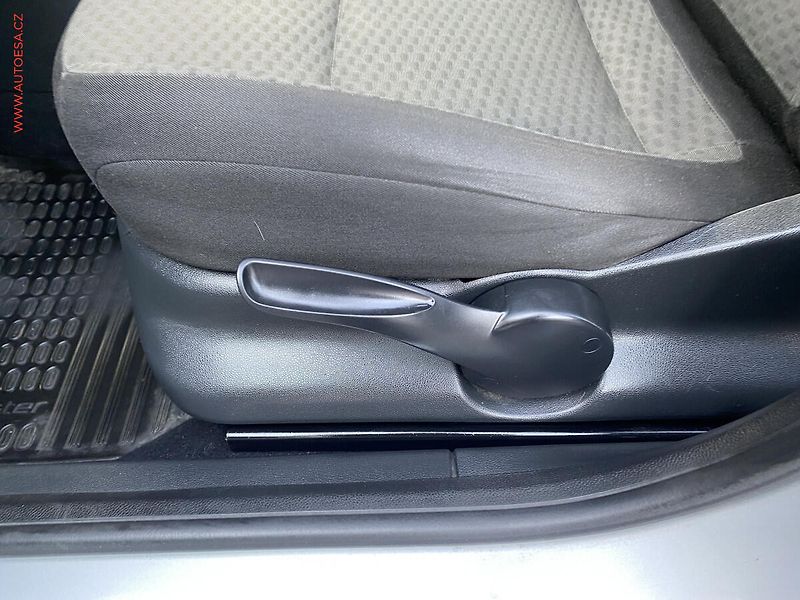 Škoda Roomster (2011) 1.2TSi, ČR, Style - fotka 14 z 18