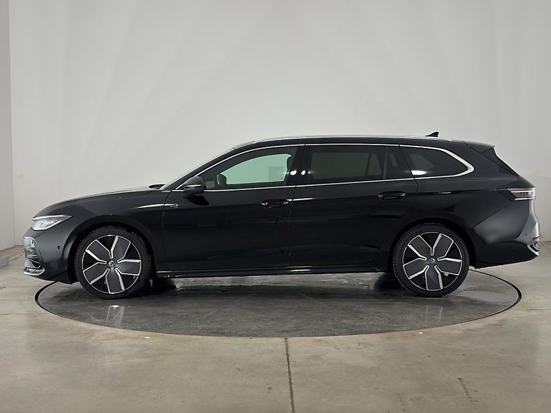Volkswagen Passat R-Line People DSG - fotka 3 z 31