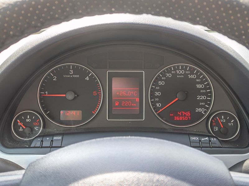 Audi A4 (2007) 2.0TDI 103KW – PO ROZVODECH - fotka 17 z 35
