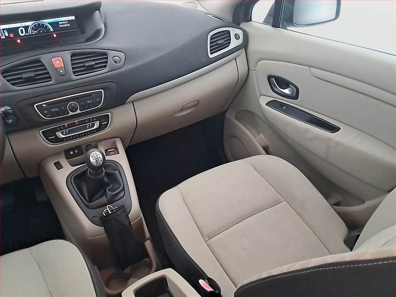 Renault Grand Scénic (2009) 1.6 16V, Park. senzory - fotka 8 z 17
