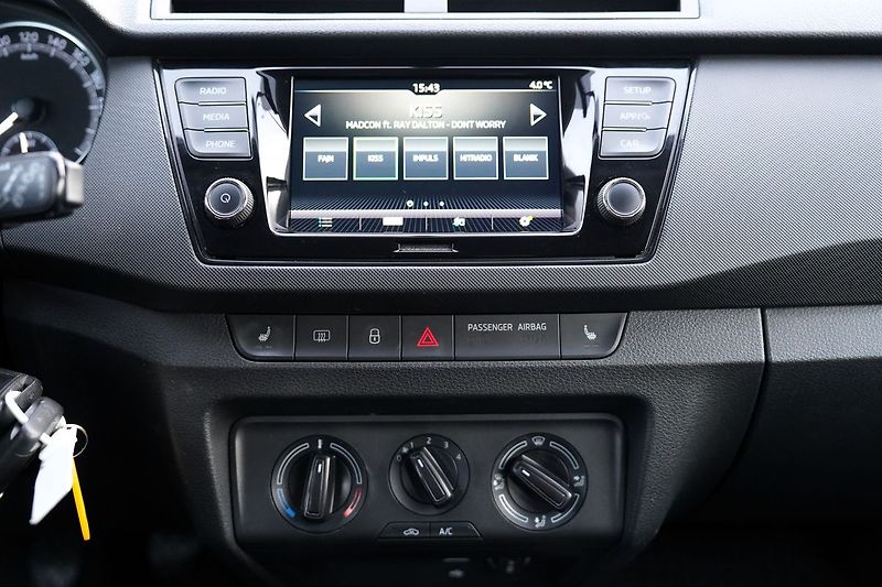 Škoda Fabia 1.0 TSI 70kW Ambition ČR - fotka 32 z 36