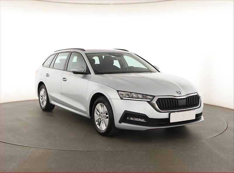 Škoda Octavia (2023) Ambition 2.0 TDI, ČR,1.maj - fotografie inzerátu