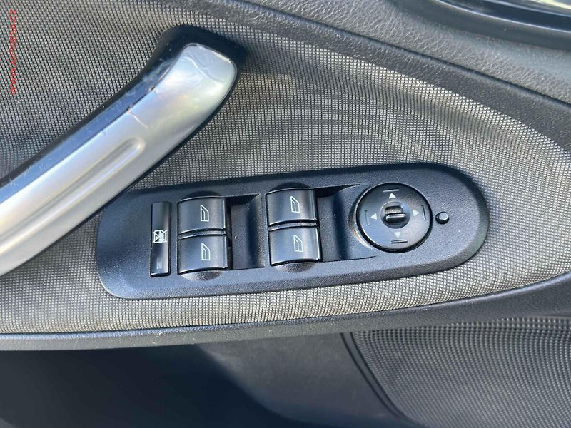 Ford S-MAX (2007) 1.8 TDCi, AC, tažné - fotka 11 z 17