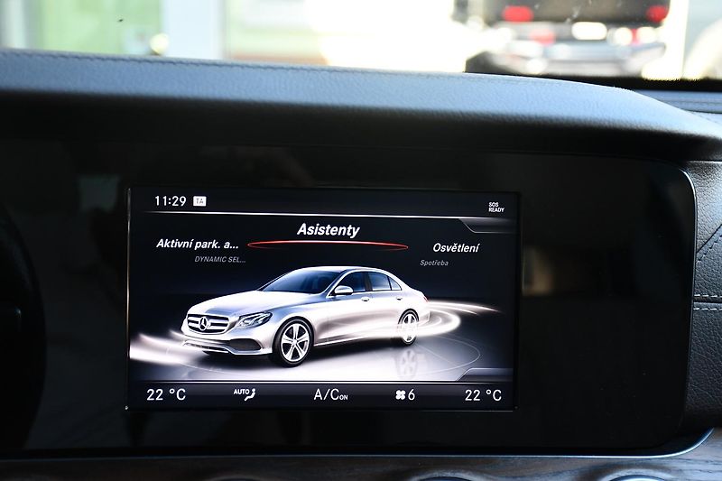 Mercedes-Benz Třídy E 350d - fotka 36 z 42