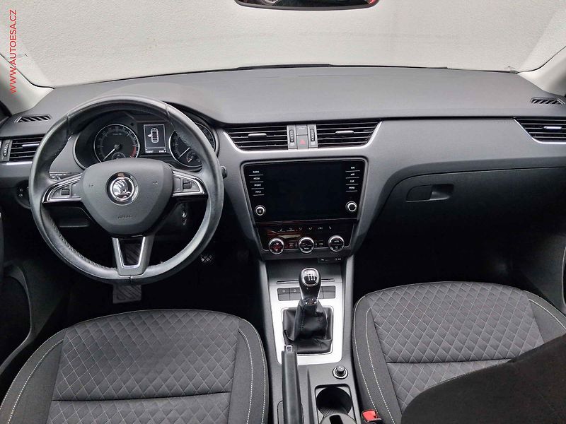 Škoda Octavia (2017) 2.0 TDi, Drive, LED, navi - fotka 8 z 19