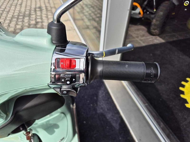 Vespa Primavera 125 3V ABS (2026) E5+ - fotka 54 z 74