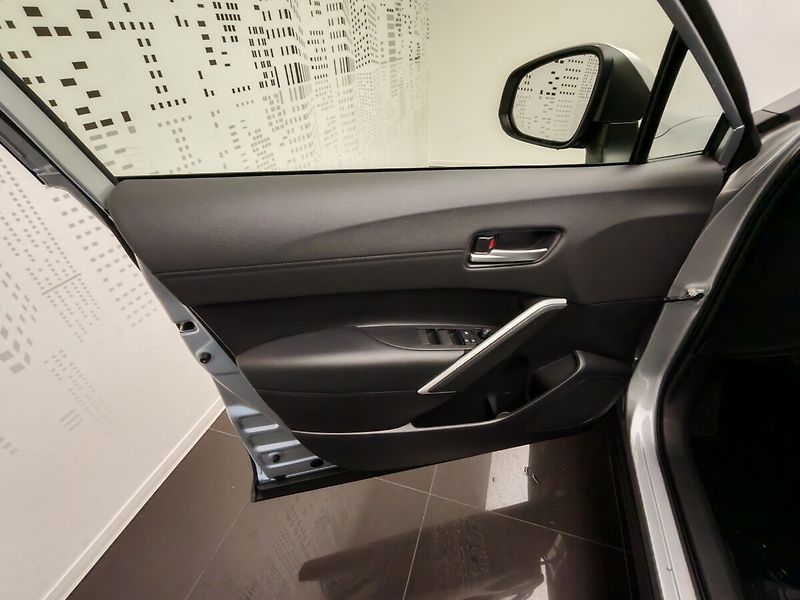 Toyota Corolla Cross 1.8 Hybrid eCVT FWD Style Tech - fotka 35 z 39