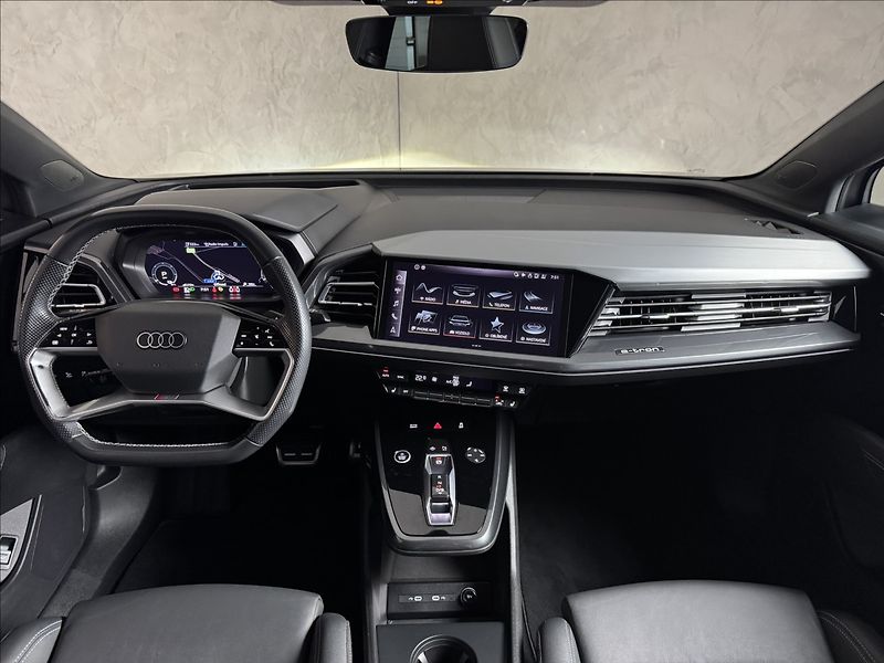 Audi Q4 e-tron 40 S-Line LED Matrix Assist - fotka 18 z 50
