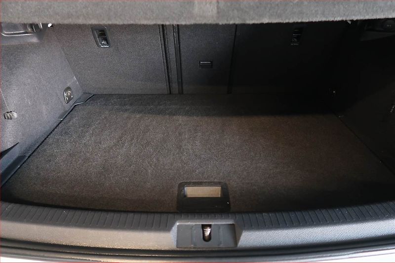 Volkswagen Golf (2014) 1.2 TSI, Navi, Park. senzory - fotka 14 z 17