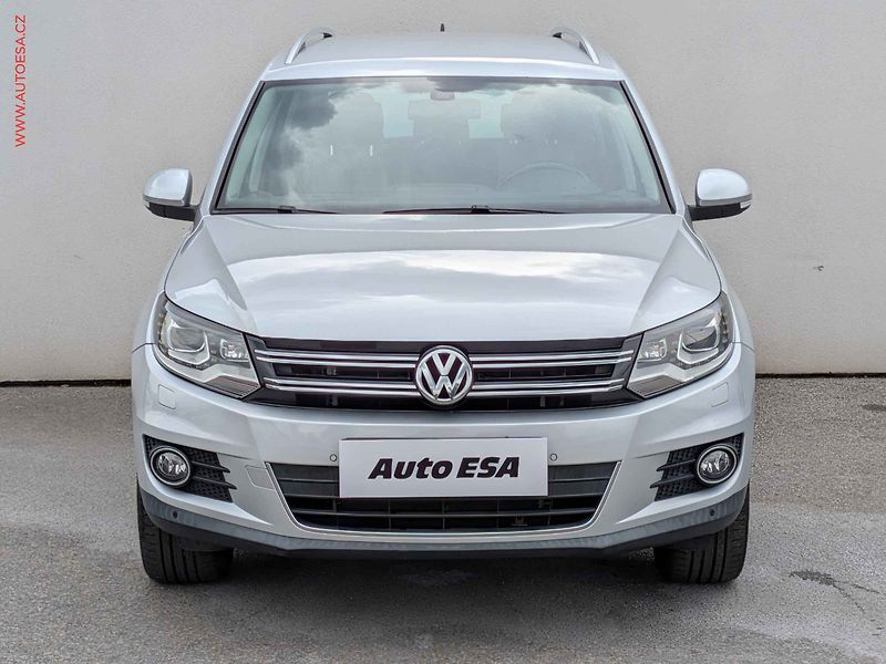 Volkswagen Tiguan (2012) 2.0TDi 4x4, DSG, navi, bixen - fotka 2 z 13