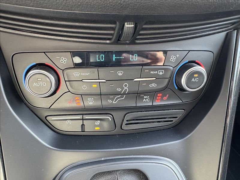 Ford Kuga 2,0 TDCi Titanium 4x4 - fotka 12 z 16