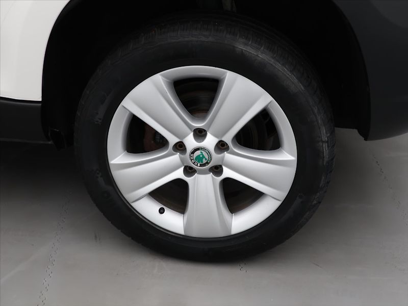 Škoda Yeti 2,0 TDI 103kW DSG 4x4 DPH - fotka 21 z 28