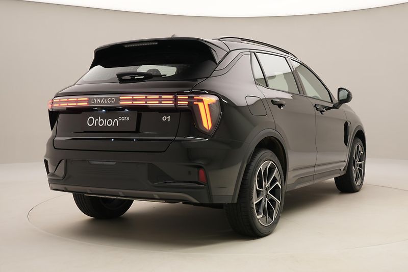 Lynk & Co 01 (2025) CORE PHEV AUT CZ 1.maj - fotka 11 z 96