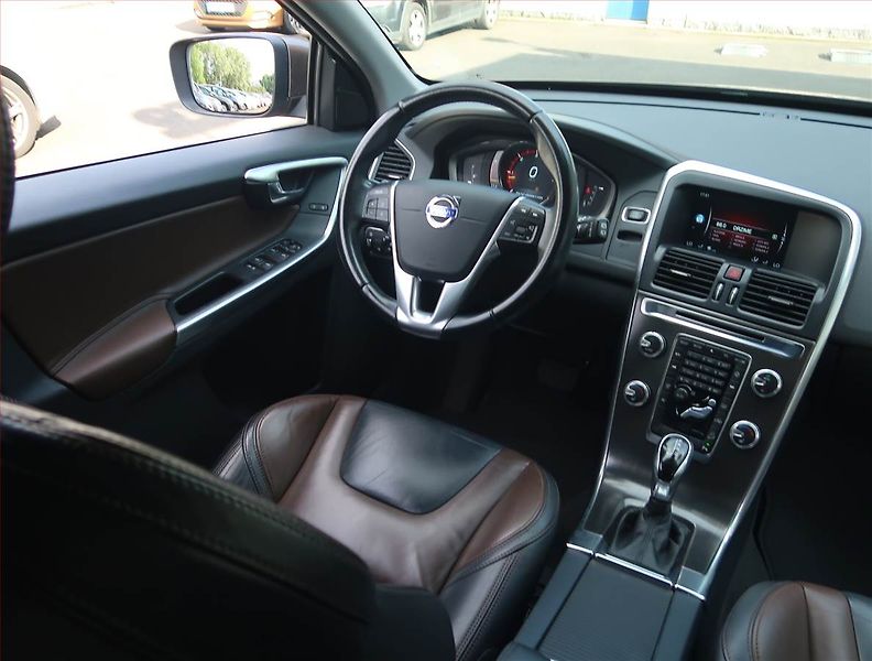 Volvo XC60 (2014) D4, 4X4, Automat, Kůže - fotka 7 z 17