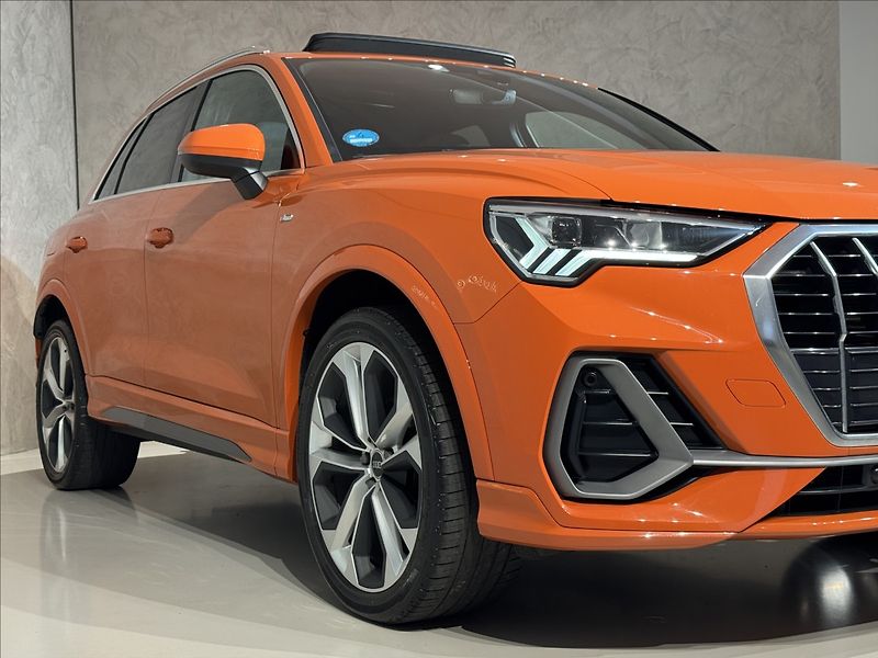 Audi Q3 2,0 TDi  S-Line Záruka LED Kam - fotka 5 z 45