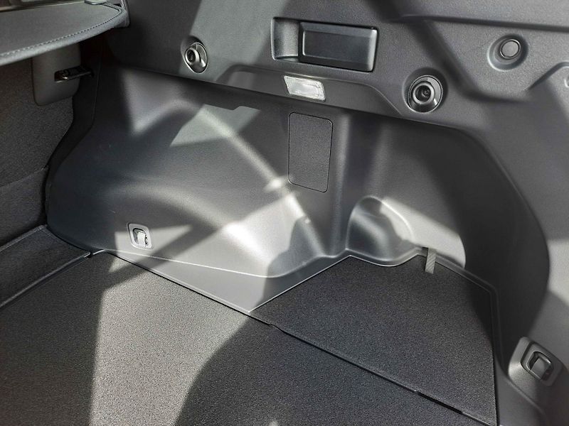 Subaru E-Outback (2026) Executive 75 kWh AWD 280 kW - fotka 31 z 52