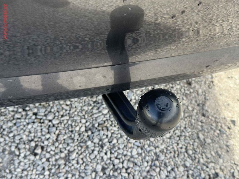 Škoda Octavia (2013) 2.0TDi, DSG, navi - fotka 18 z 20