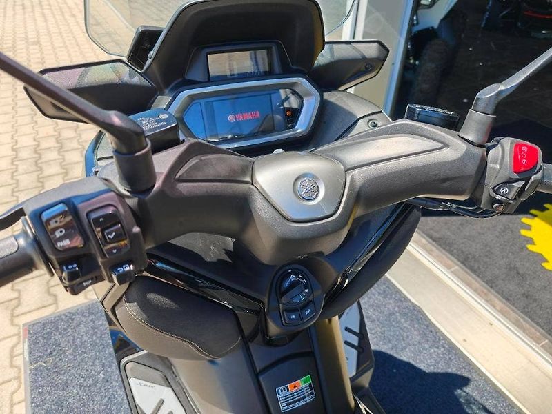 Yamaha X-Max 125 (2023) TECH MAX - fotka 19 z 20