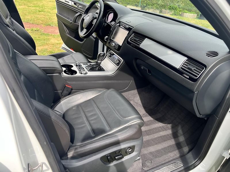 Volkswagen Touareg 3.0TDI 180KW,TZ,KůŽE,ROZVODY!! - fotka 21 z 52