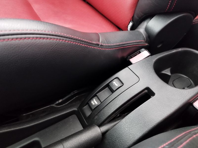 Peugeot 207 (2007) 1,6I,88KW,ALU,KŮŽE,CD,SER.KN - fotka 18 z 22