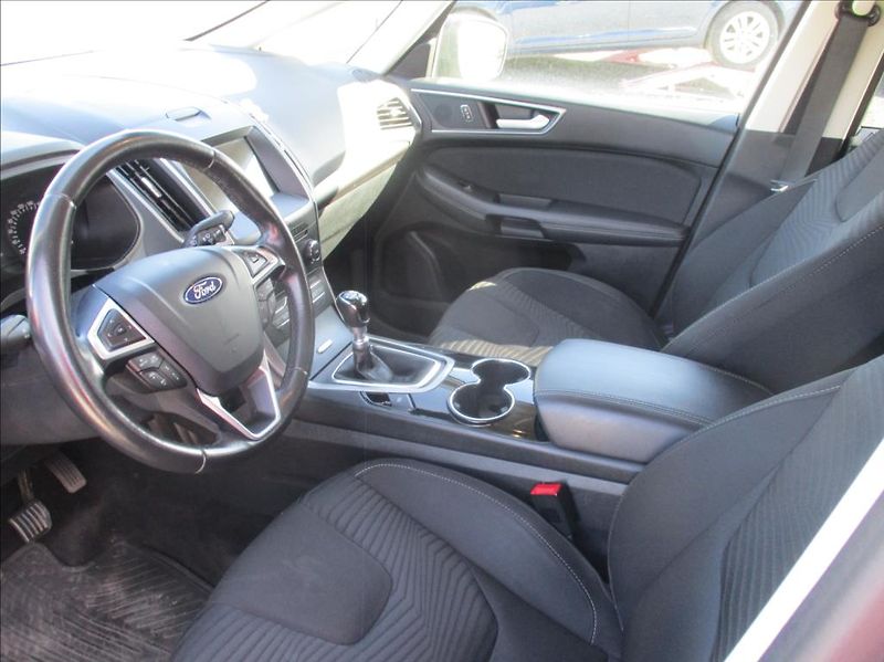 Ford S-MAX 2,0 TDCi, NAVI,serviska,tažné, - fotka 20 z 49