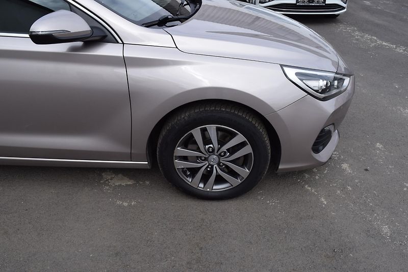 Hyundai i30 (2021) 1.6CRDi 85kw STYLE 7°AUTOMAT - fotka 5 z 49