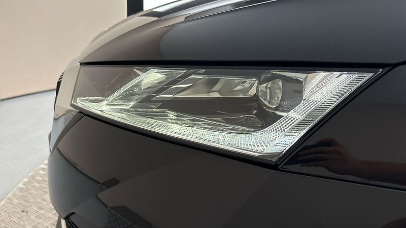 Škoda Octavia 2.0 TDI DSG 4x4 Style Combi - fotka 18 z 25