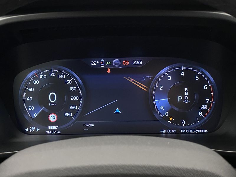 Volvo XC40 T2 MOMENTUM REZERVACE - fotka 34 z 44