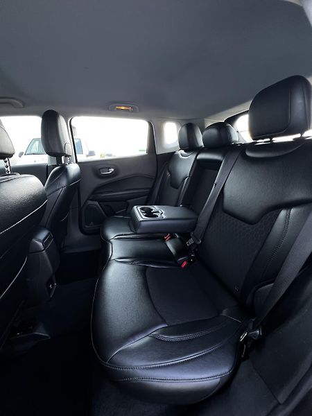 Jeep Compass 1.4 MultiAir Night Eagle TZ - fotka 17 z 18