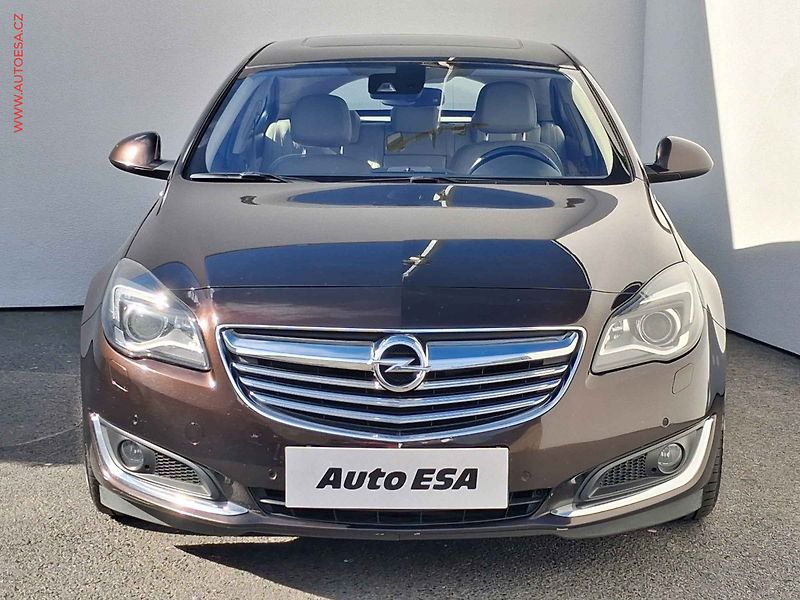 Opel Insignia (2015) 2.0CDTi, 1.maj, Bixen, navi - fotka 2 z 19