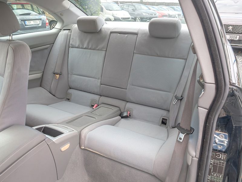BMW Řada 3 (2009) 320I 125KW man – PĚKNÝ - fotka 32 z 42