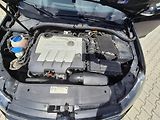 Volkswagen Golf 2,0 TDI HIGHL - náhled 11