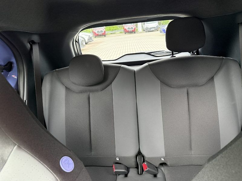 Toyota Aygo 1.5 Hybrid Executive - fotka 11 z 24