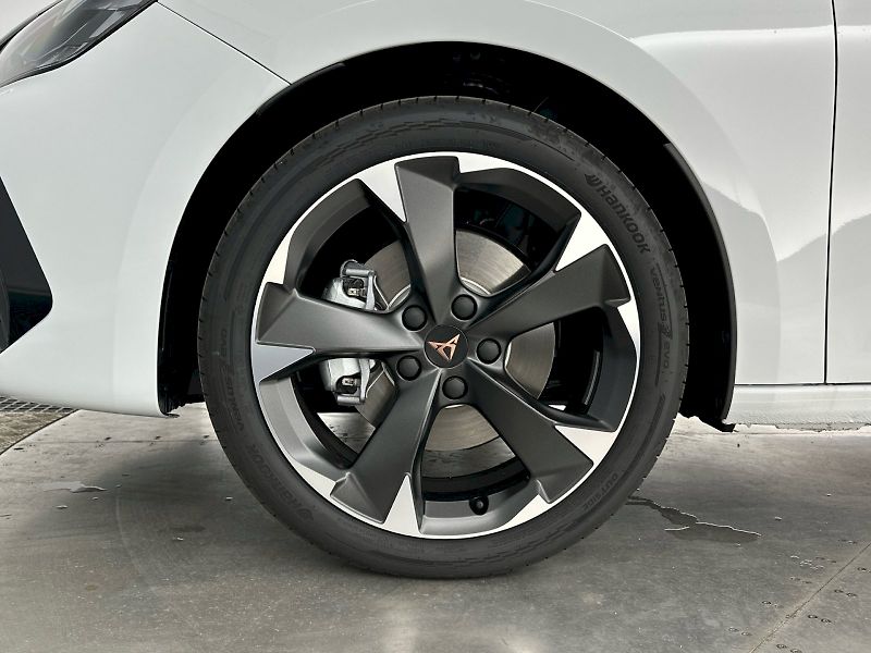 Cupra Leon (2026) ST 2.0 TSI 150kW 4x4 DSG - fotka 30 z 30