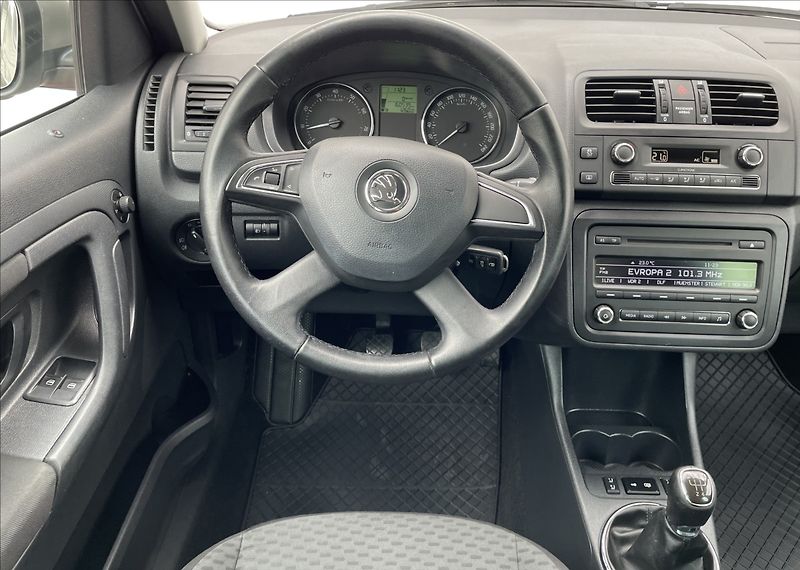 Škoda Roomster 1,2 TSi,77kW,serv.kn. - fotka 13 z 23