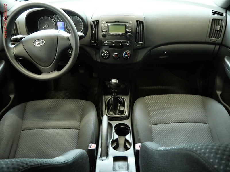 Hyundai i30 (2009) 1.4i, ČR, STK2/28 - fotka 8 z 20