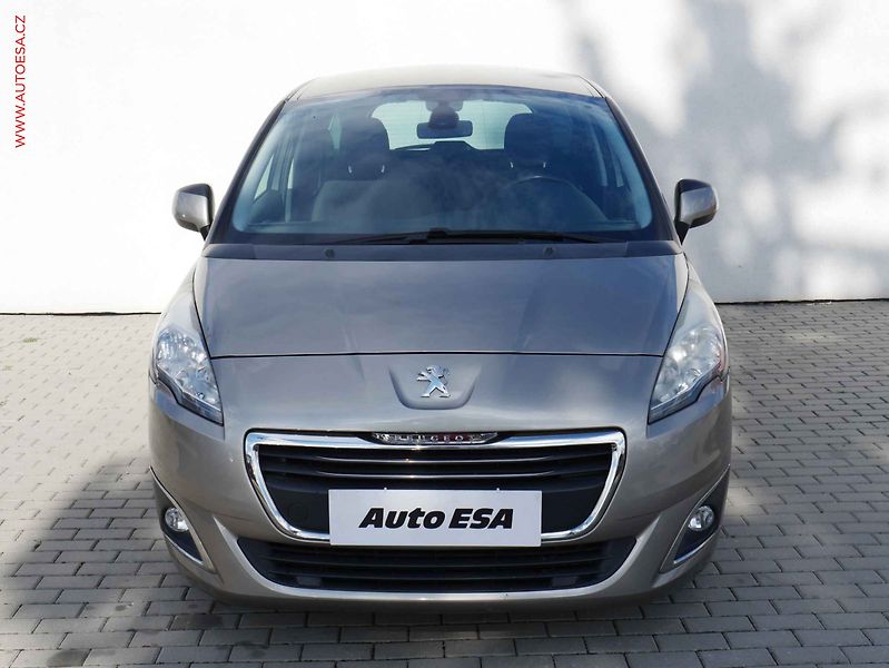 Peugeot 5008 (2015) 1.6HDi, 2.maj,ČR, Allure - fotka 2 z 19