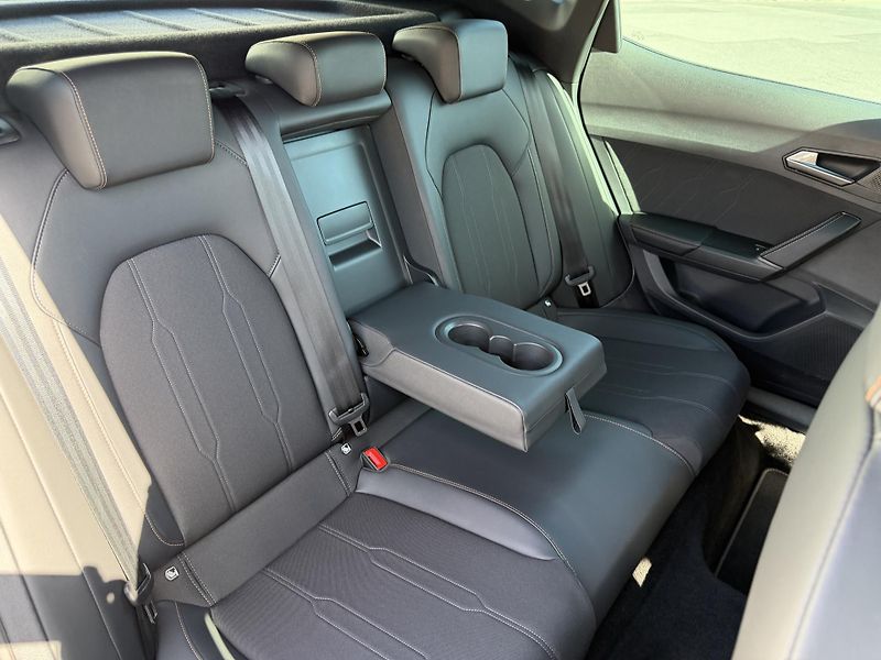 Cupra Formentor 1,5 eTSi/110kW - DSG - fotka 63 z 92