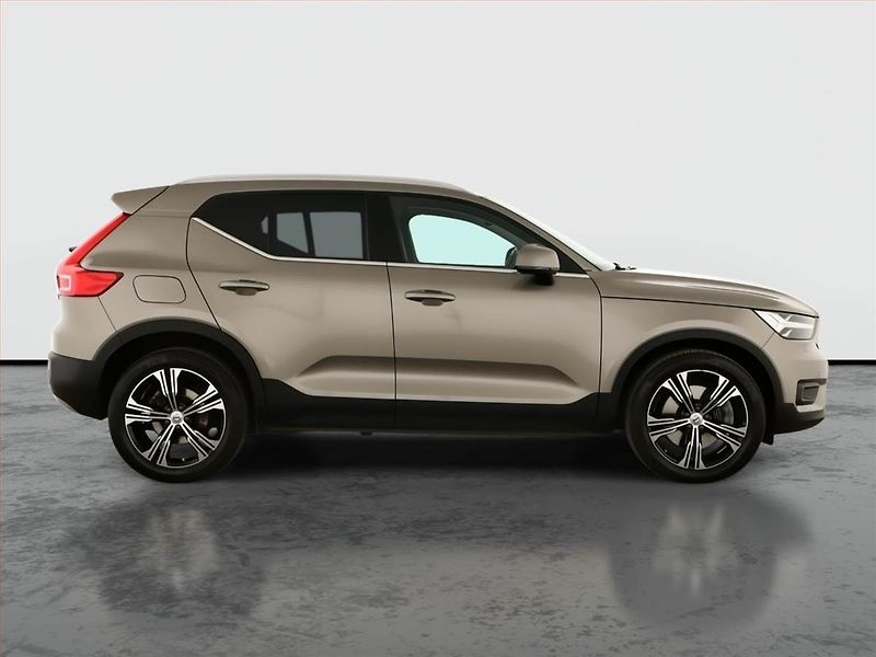 Volvo XC40 (2020) T5 Recharge - fotka 6 z 19