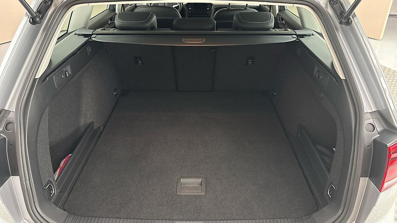 Volkswagen Passat 2.0 TDI DSG Elegance Variant - fotka 17 z 27