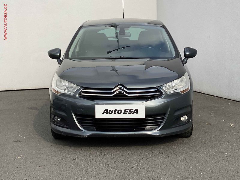 Citroën C4 (2012) 1.6 HDi, AT, park.asist - fotka 2 z 16
