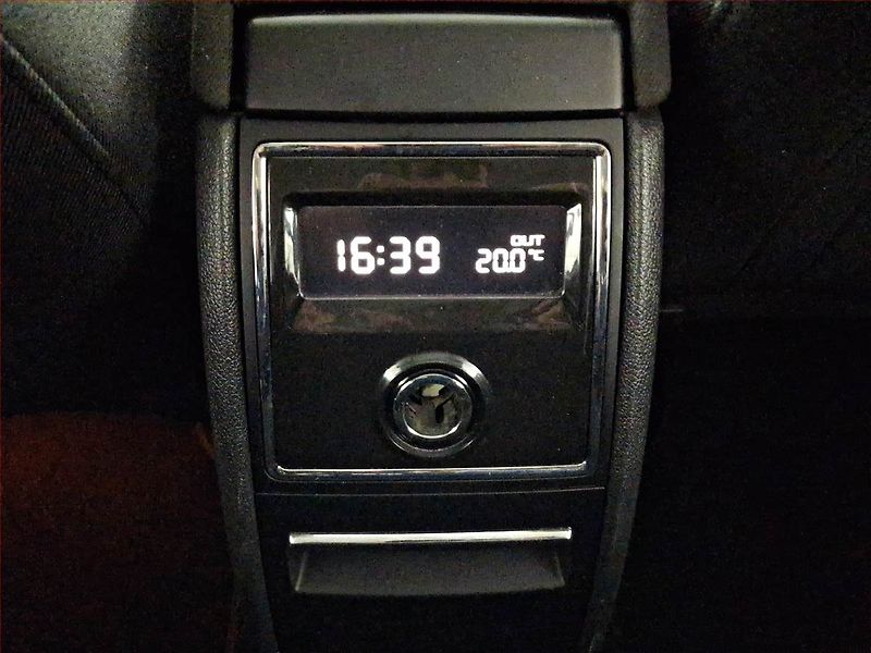 Škoda Superb (2011) Ambition 1.6 TDI, Serv.kniha - fotka 19 z 19